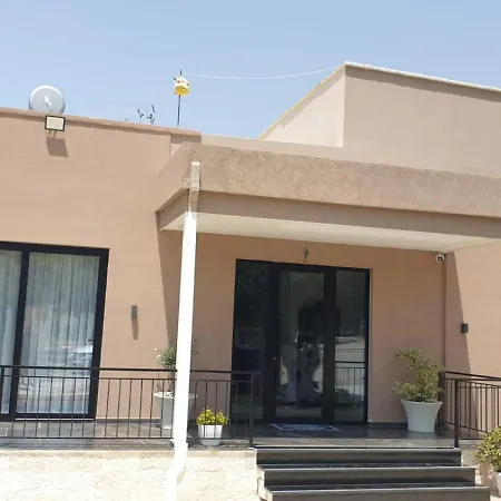 בית הארחה Mezzanine Bay 3*