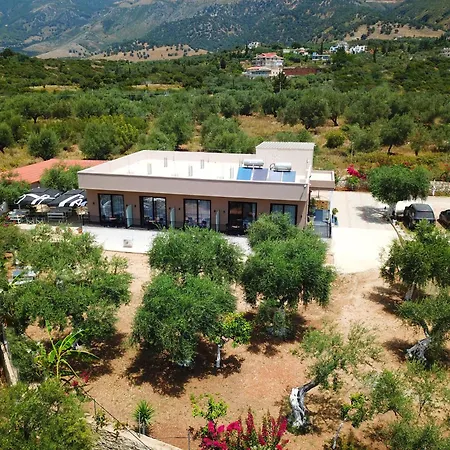 Konukevi Mezzanine Bay Himarë