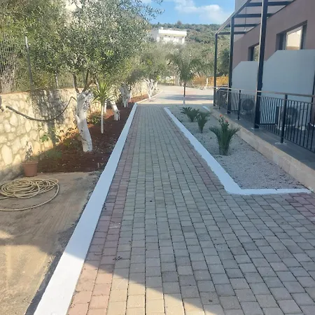 Konukevi Mezzanine Bay Himarë