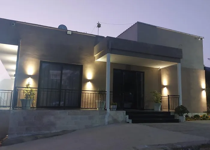 Mezzanine Bay 3* Himarë