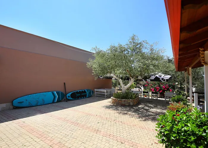 Konukevi Mezzanine Bay Himarë