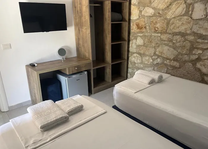 Mezzanine Bay Konukevi Himarë