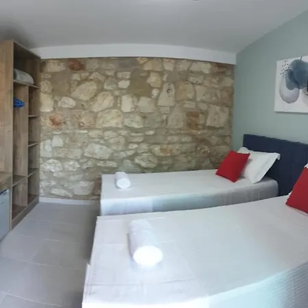 Mezzanine Bay * Himarë