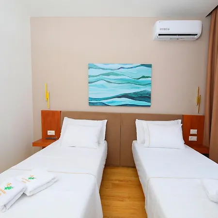 Pensión Mezzanine Bay Himarë