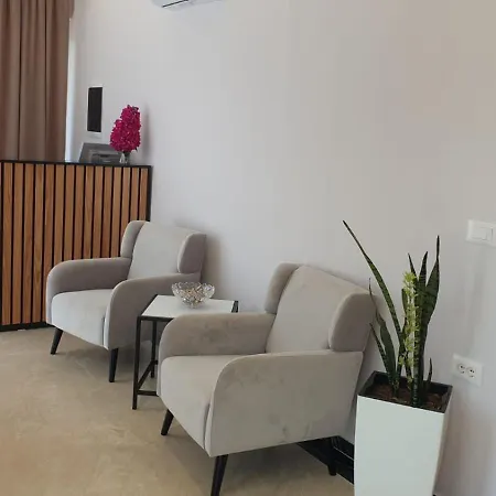 Pensión Mezzanine Bay Himarë