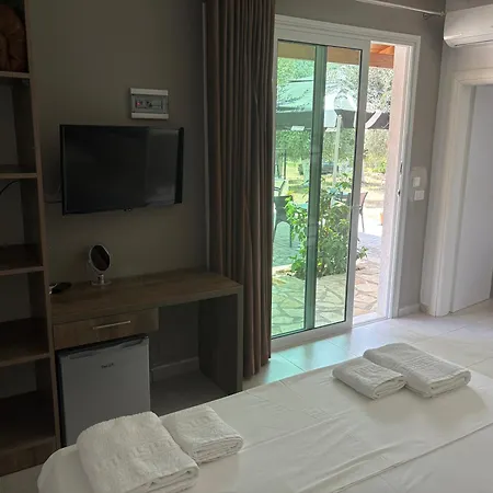 Pensión Mezzanine Bay Himarë
