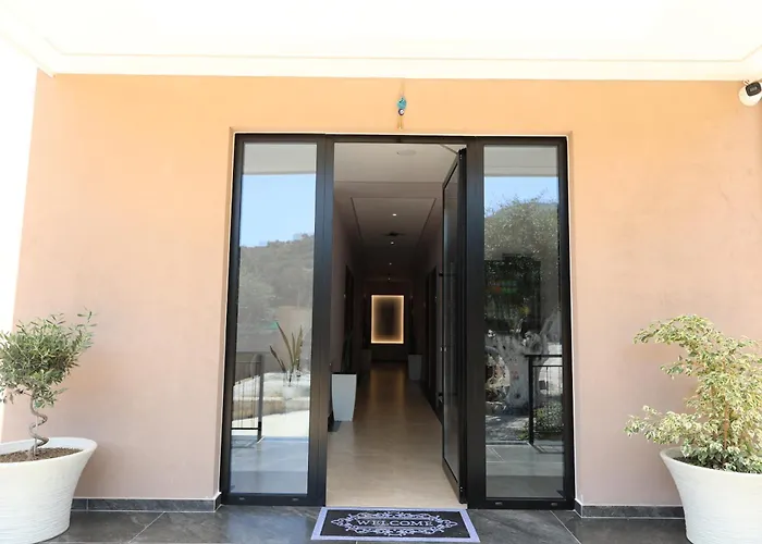 Mezzanine Bay 3* Himarë