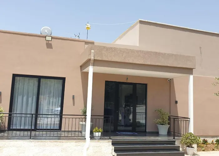 Pensión Mezzanine Bay 3*