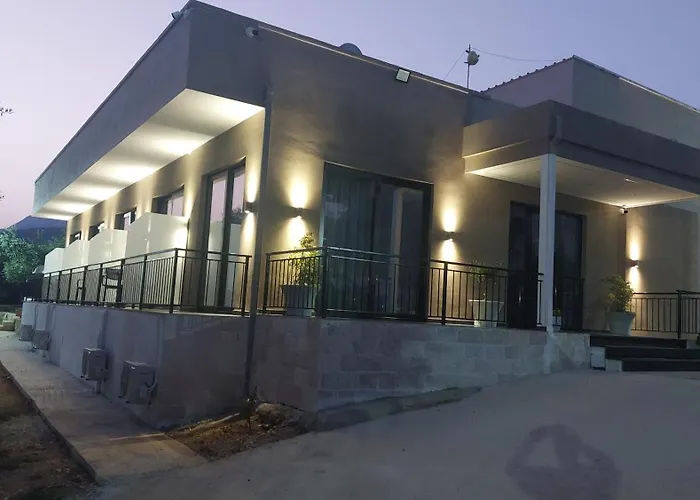 Mezzanine Bay 3* Himarë