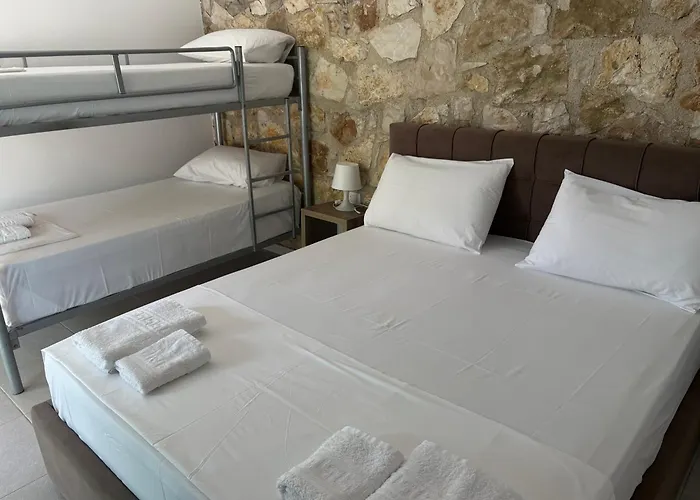 Mezzanine Bay 3* Himarë